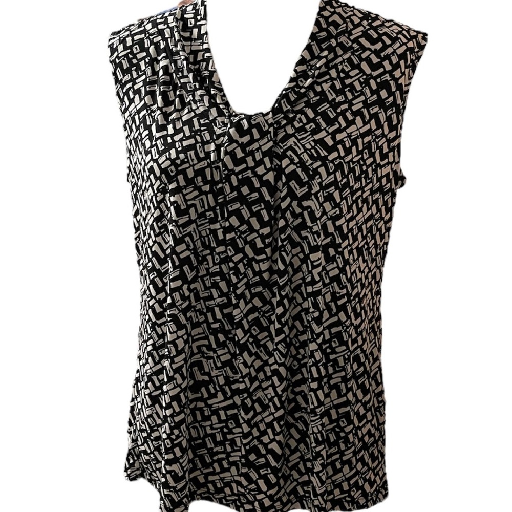 Dana Buchman Sleeveless Top EUC